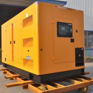 上柴200KW低噪音式柴油發(fā)電機組