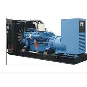 奔馳900KW柴油發(fā)電機組18V2000G65