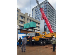 博杜安配套悅成無(wú)刷發(fā)電機(jī)的 500KW 集裝箱式低噪聲柴油發(fā)電機(jī)組到貨客戶