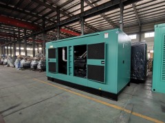 500千瓦玉柴低噪音柴油發(fā)電機(jī)組裝車發(fā)貨